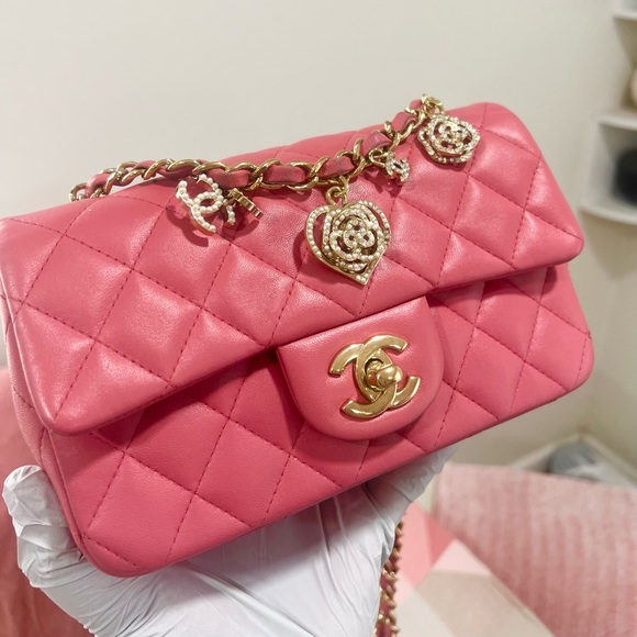 🌸🌸Chanel Valentines Charms mini rectangular Flap Bag - Picture 7 of 15
